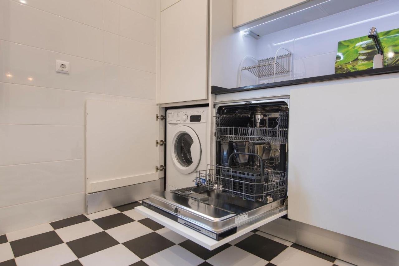 Lovelystay - Bairro Alto Terrace Wonder Lisbon Bagian luar foto