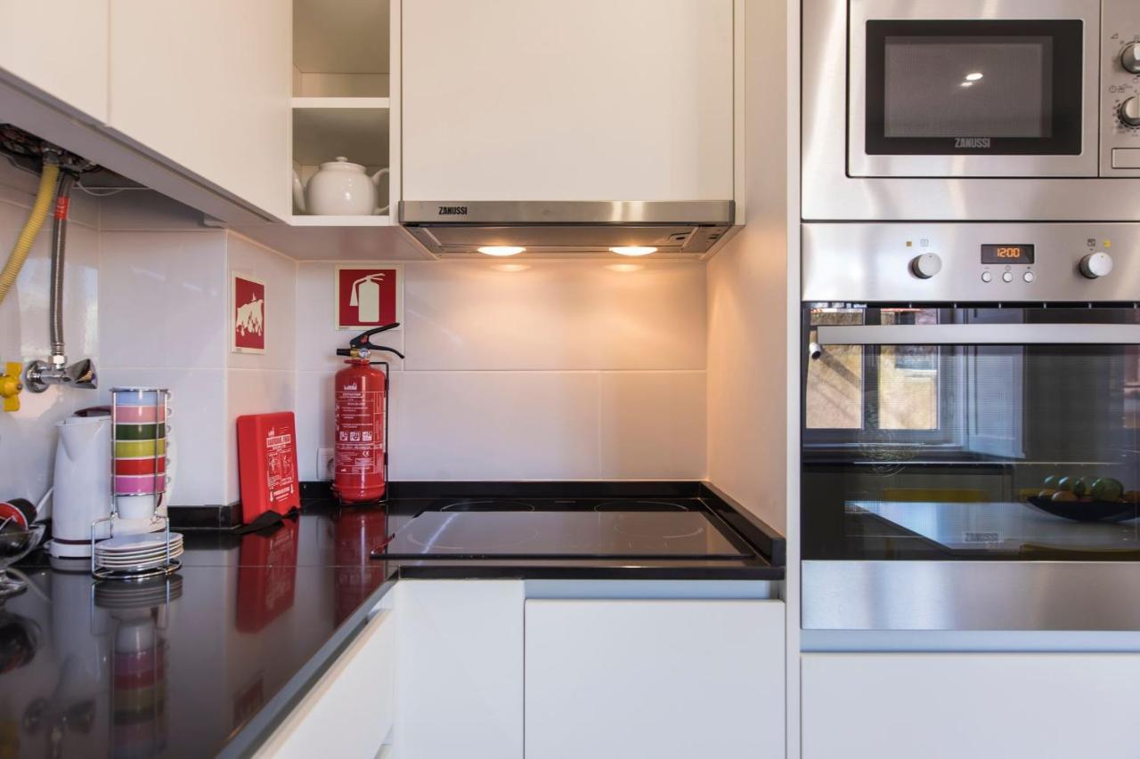 Lovelystay - Bairro Alto Terrace Wonder Lisbon Bagian luar foto